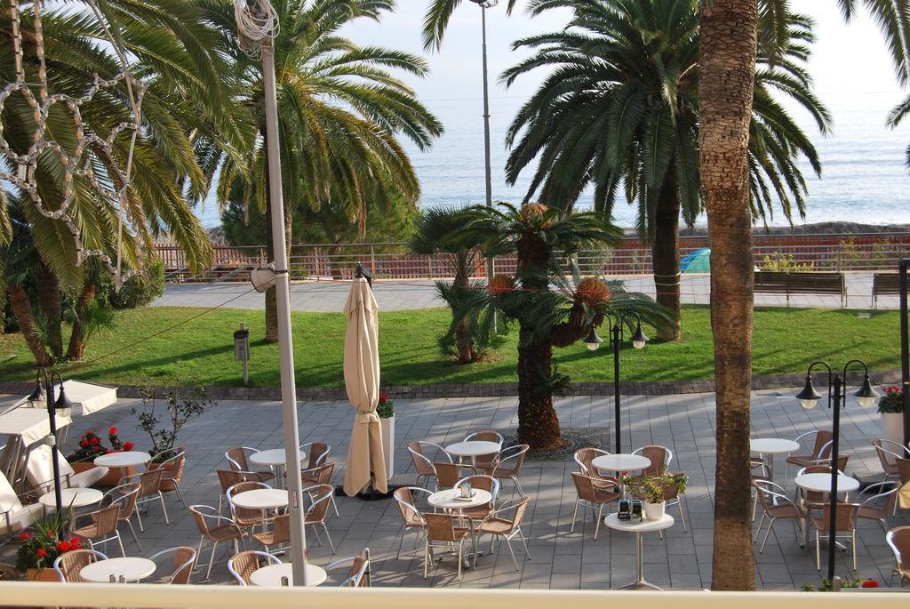47 Couette-café *